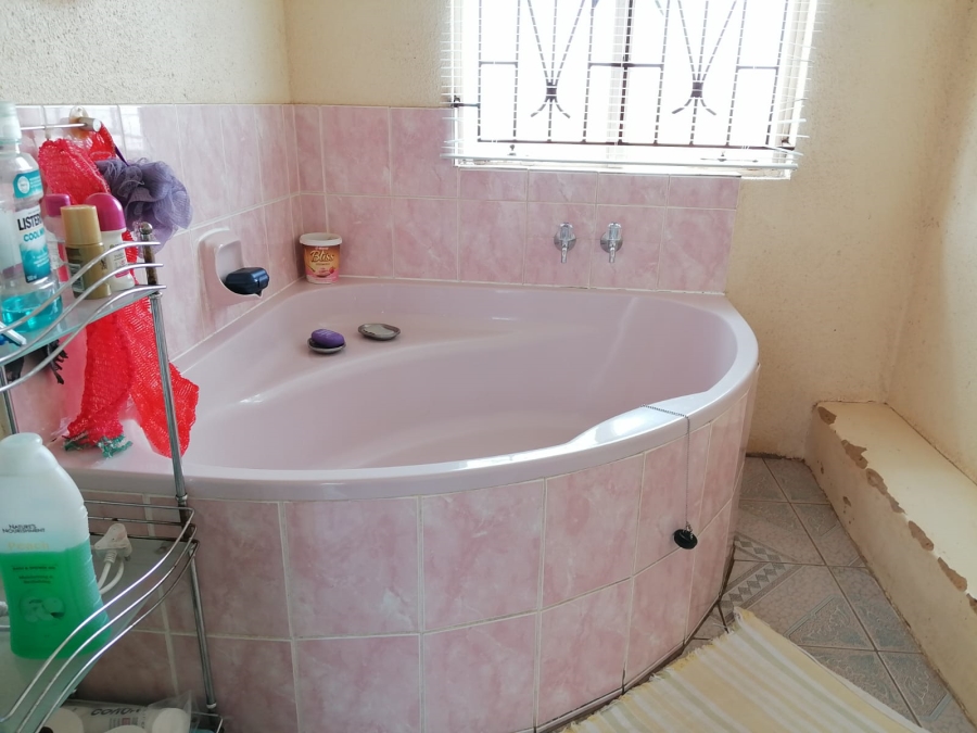 3 Bedroom Property for Sale in Tlhabane West North West